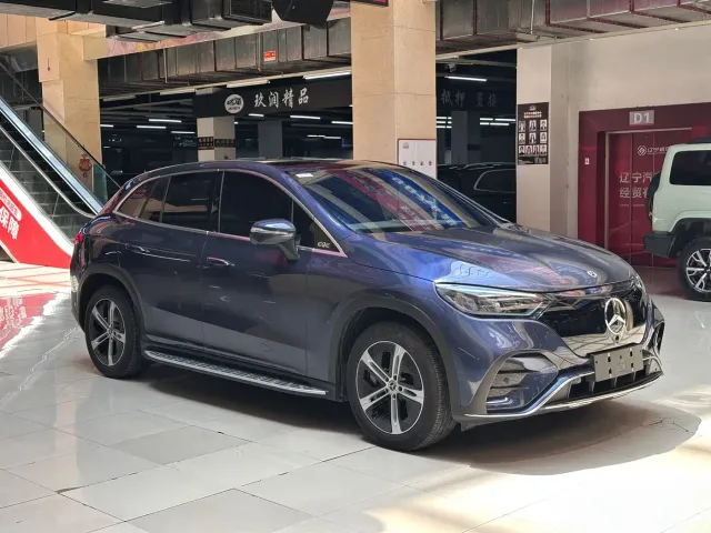 Mercedes-Benz EQE SUV — Фото автомобиля 3