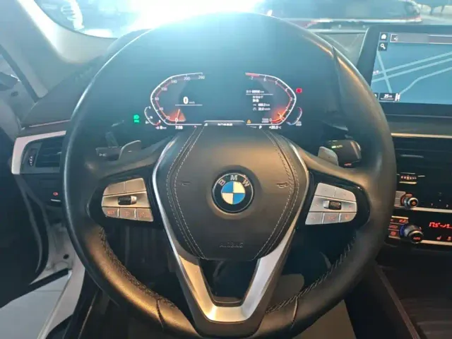 BMW 5 Series — Фото автомобиля 10