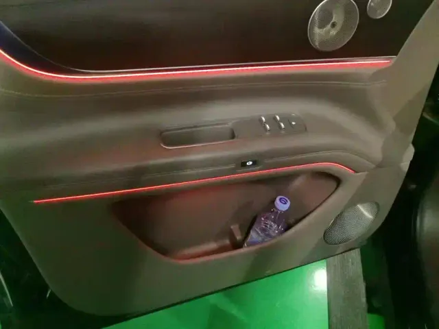 AITO Wenjie AITO M9 2024 Model Extended Range Ultra Edition 52kWh 5-Seater — Фото автомобиля 7