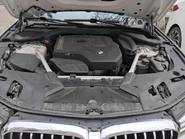 BMW 5 Series — Фото автомобиля 10