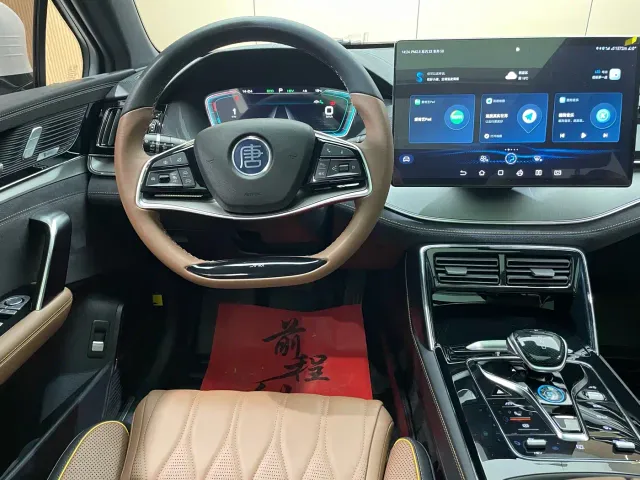 BYD Tang — Фото автомобиля 10