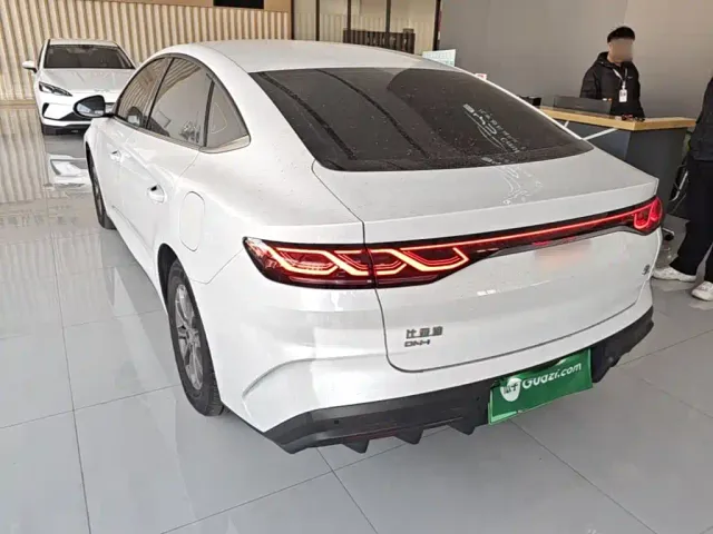 BYD Qin L — Фото автомобиля 4