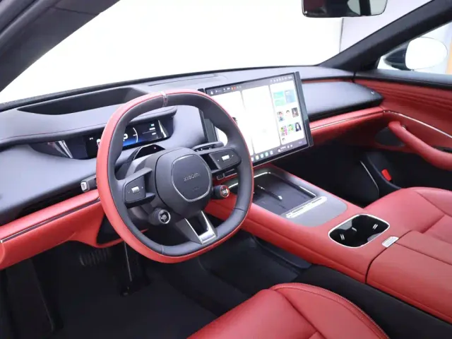 Xiaomi SU7 — Фото автомобиля 11