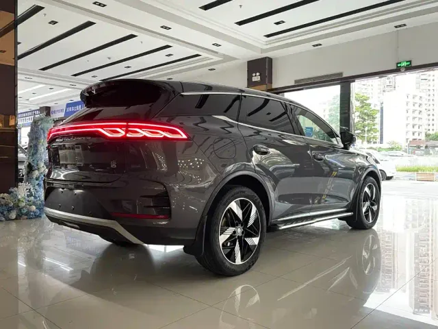 BYD Tang — Фото автомобиля 7