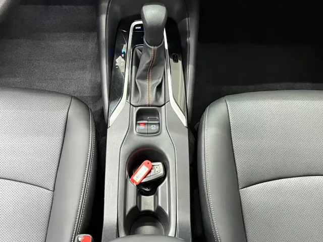 Toyota Corolla — Фото автомобиля 11