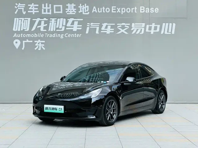 Фотография автомобиля — Tesla Model 3