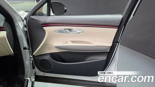 Genesis GV70 2.5T Бензин 2WD — Фото автомобиля 24