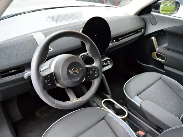 MINI Electric MINI ACEMAN — Фото автомобиля 8