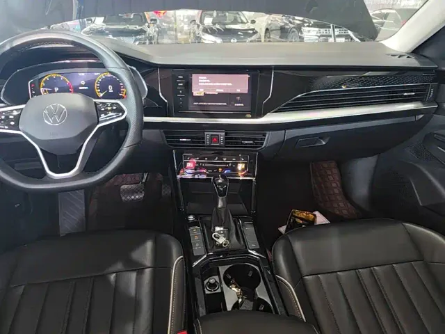 Volkswagen Passat — Фото автомобиля 12