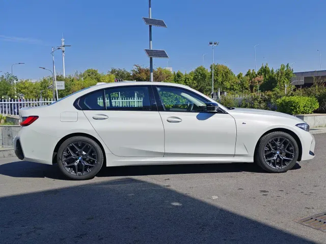 BMW 3 Series — Фото автомобиля 5