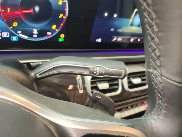 Mercedes-Benz GLE-Class — Фото автомобиля 13