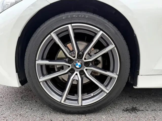 BMW 3 Series — Фото автомобиля 9