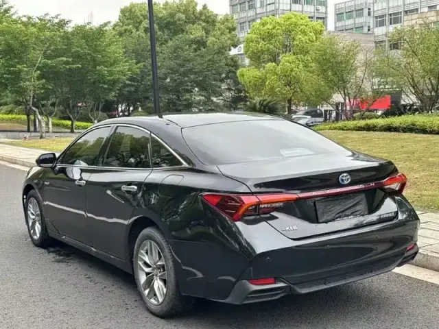 Toyota Avalon — Фото автомобиля 8