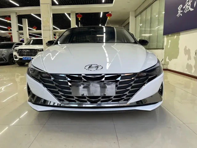 Hyundai Elantra — Фото автомобиля 2