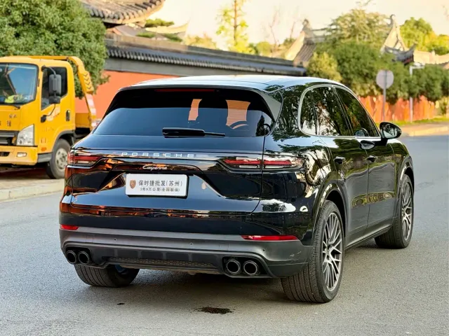 Porsche Cayenne — Фото автомобиля 4