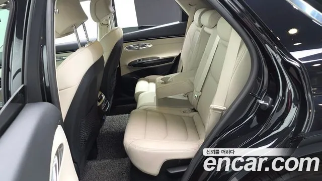 Genesis GV70 — Фото автомобиля 12