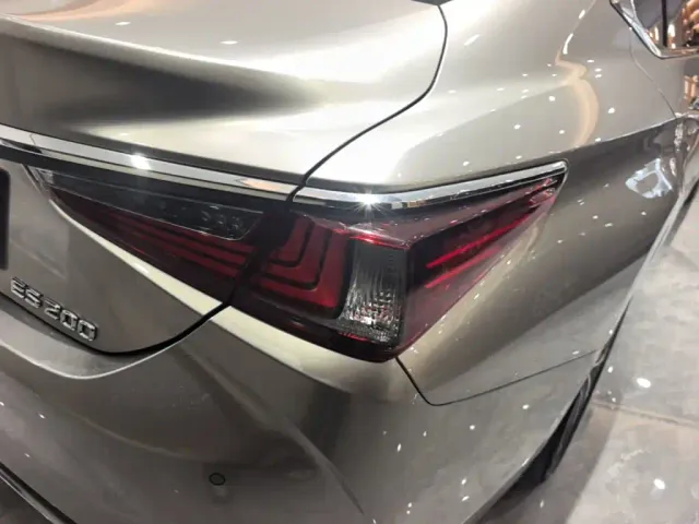 Lexus ES — Фото автомобиля 7