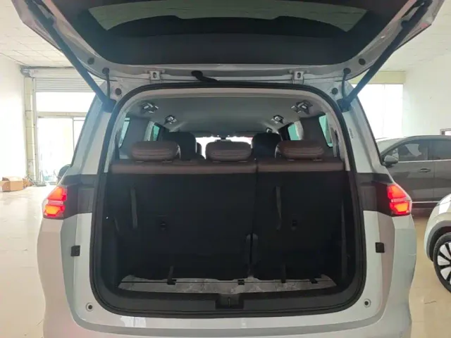 Wuling Motors Xingguang 730 New Energy 2025 Model Plug-in Hybrid Base Version — Фото автомобиля 18