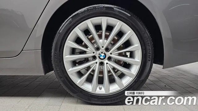 BMW 5-Series — Фото автомобиля 18