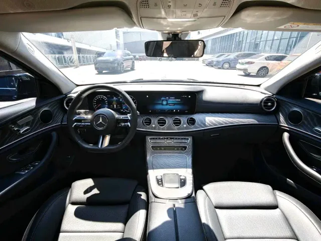 Mercedes-Benz E-Class — Фото автомобиля 6