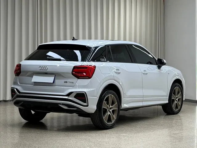 Audi Q2L — Фото автомобиля 4