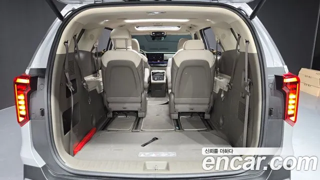 Kia Carnival 4th Gen — Фото автомобиля 25