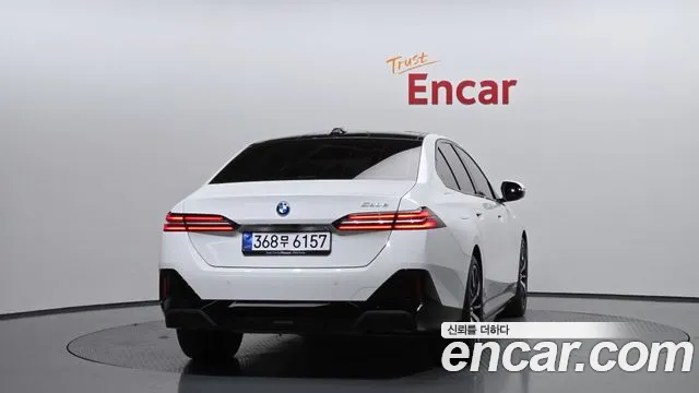 BMW 5-Series 5 серия (G60) — Фото автомобиля 4