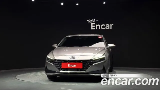 Hyundai AVANTE — Фото автомобиля 3
