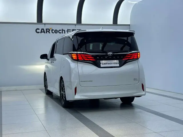 Toyota Alphard — Фото автомобиля 6
