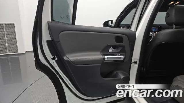 Mercedes-Benz EQB — Фото автомобиля 22