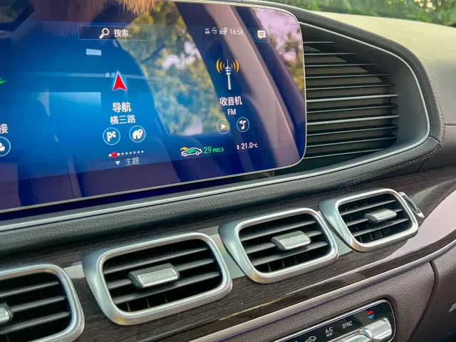 Mercedes-Benz GLE-Class — Фото автомобиля 10