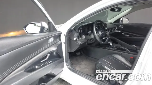 Hyundai AVANTE Avante (CN7) — Фото автомобиля 10