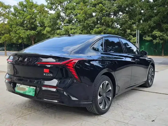 Hongqi Tiangong 05 — Фото автомобиля 8