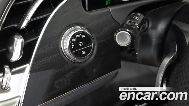 Mercedes-Benz E-Class — Фото автомобиля 26