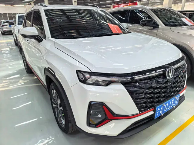 Changan CS35 Plus — Фото автомобиля 3