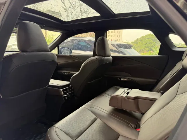 Lexus RX — Фото автомобиля 6