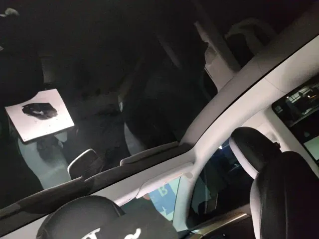 Tesla Model Y — Фото автомобиля 8