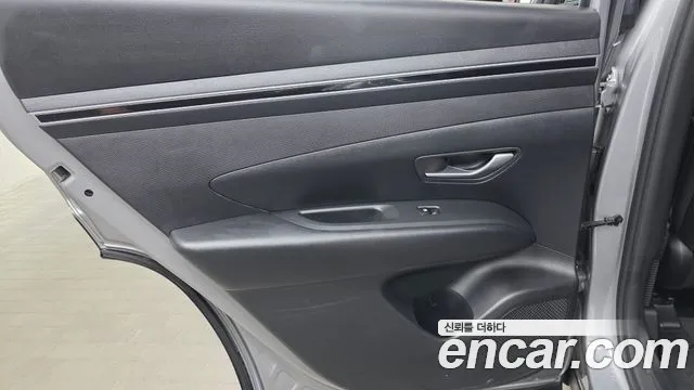 Hyundai Tucson Tucson (NX4) Дизель 2.0 2WD — Фото автомобиля 25