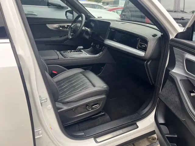 GAC Trumpchi GS8 — Фото автомобиля 14