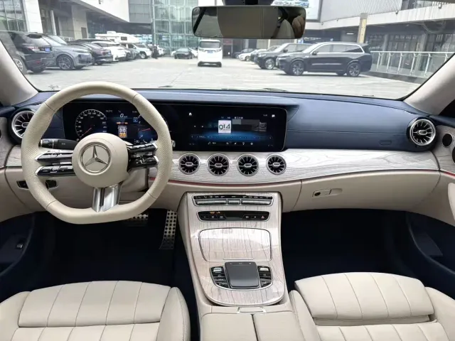 Mercedes-Benz E-Class — Фото автомобиля 6