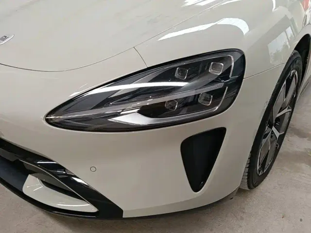 Xiaomi SU7 — Фото автомобиля 23