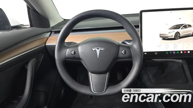 Tesla Model 3 — Фото автомобиля 13