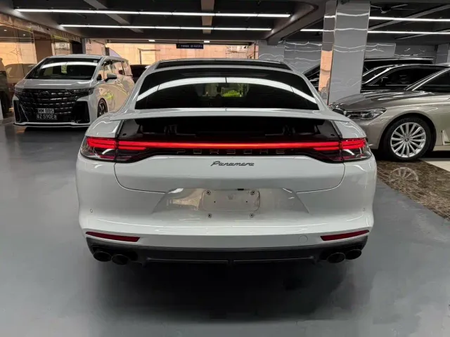 Porsche Panamera — Фото автомобиля 5