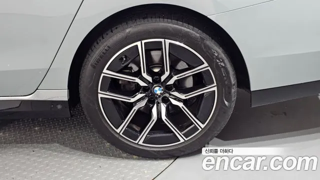 BMW 7-Series 7 серия (G70) 740i sDrive M Sport — Фото автомобиля 20