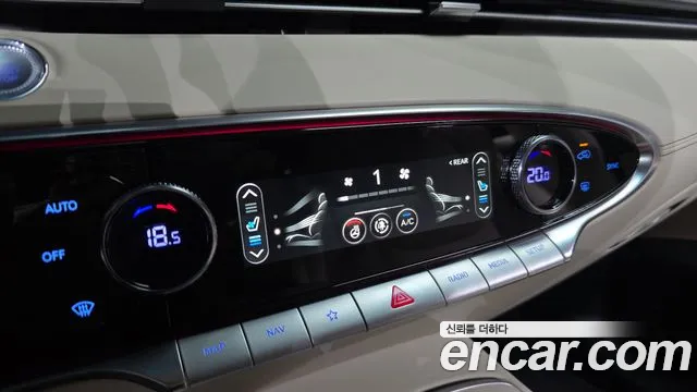 Genesis GV70 — Фото автомобиля 17