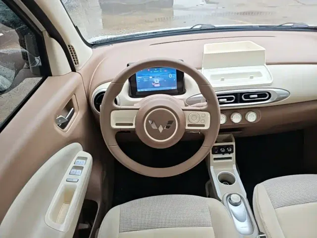 Wuling Hongguang Mini EV — Фото автомобиля 10