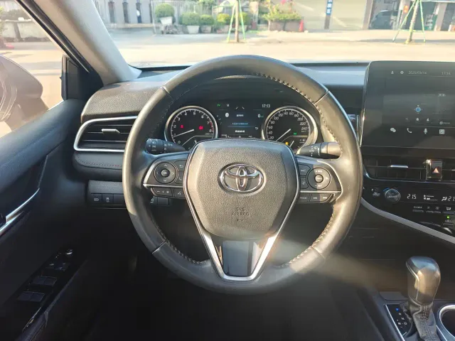 Toyota Camry — Фото автомобиля 10