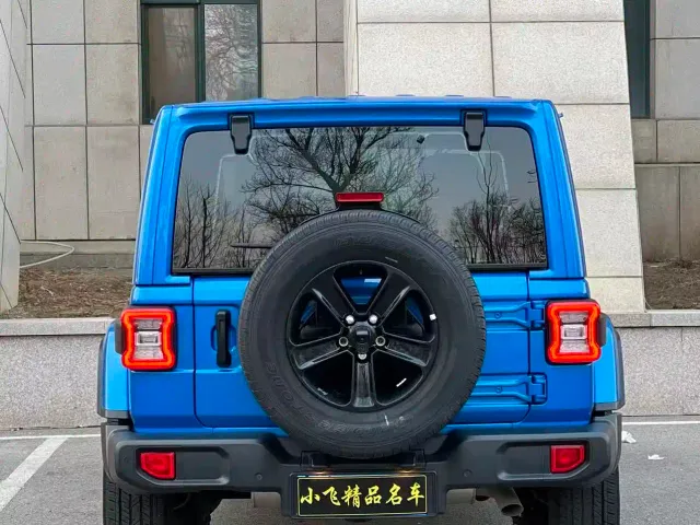 Jeep Wrangler — Фото автомобиля 4
