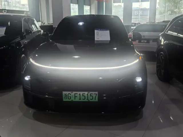 Li Auto L7 — Фото автомобиля 3