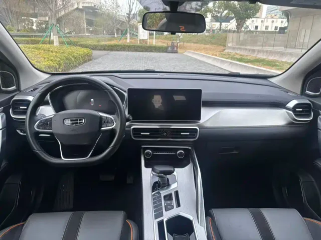 Geely Binyue — Фото автомобиля 4